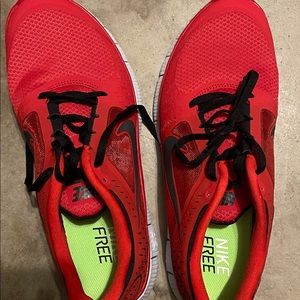 Size 10 mens Nike running shoe